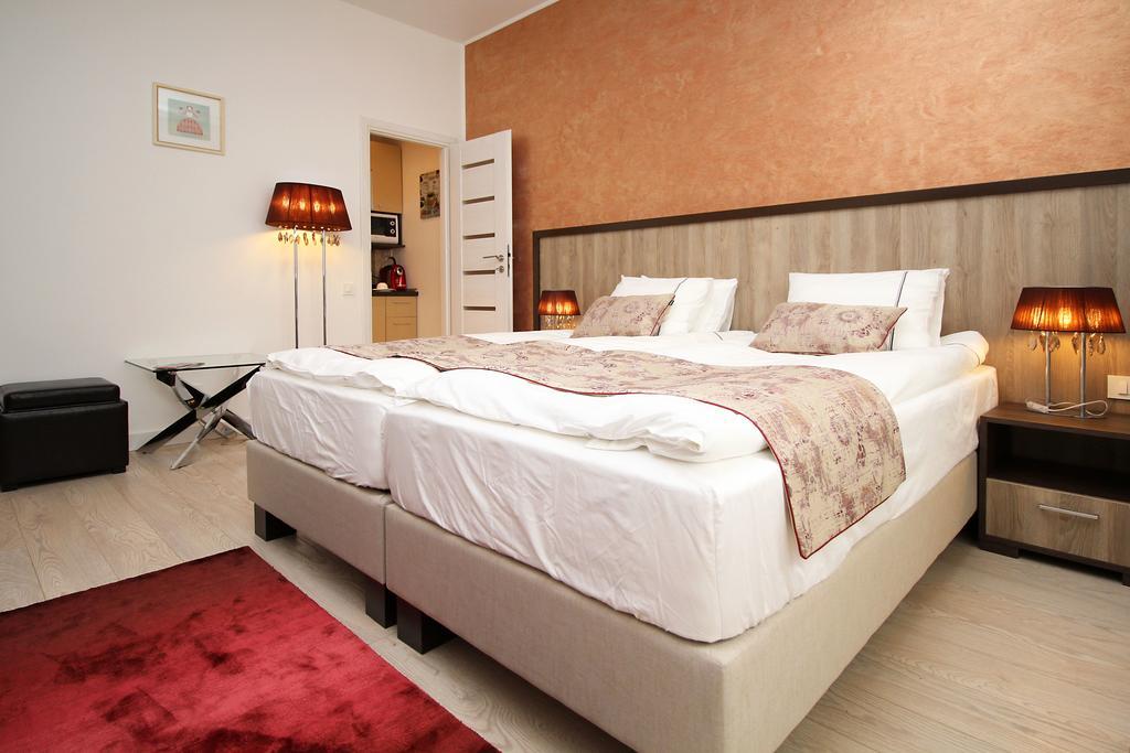 Studio Old Town Boekarest Buitenkant foto